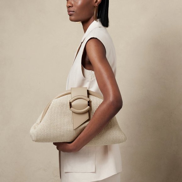 Banana Republic STELLA CLOUD CLUTCH Oversized Straw Clutch Handbag for Summer - Picture 2 of 13